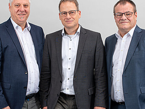 Gruppenbild der vier Personen der Geschäftsführung von Streck Transport mit Bernd Schäfer, Gerald Penner, Ralph Diringer und Manfred Haas