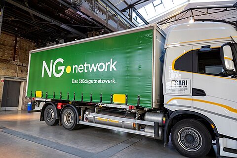 Ein Lkw mit dem neuen Logo des Stückgutnetzwerks NG.Network