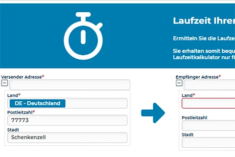 Screenshot eines Laufzeitkalkulators mit Stoppuhr-Symbol. Links sind die Absenderdaten mit Deutschland, Postleitzahl 77773 und Schenkenzell eingetragen. Ein blauer Pfeil zeigt auf die rechts angeordneten Eingabefelder für die Empfängeradresse.