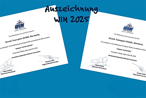 Zwei Zertifikate der WIN Evaluation Group 2025 sind vor blauem Hintergrund abgebildet. Oben steht handschriftlich „Auszeichnung WIN 2025“. Die Urkunden nennen „Streck Transport GmbH, Germany“ und enthalten das WIN-Logo sowie Unterschriften.